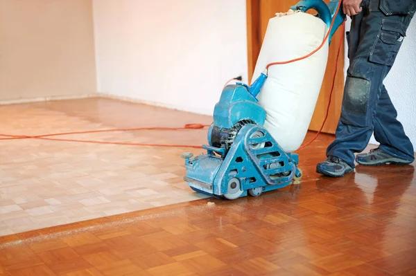 Bien choisir sa ponceuse à parquet : conseils d’experts pour un ponçage optimal